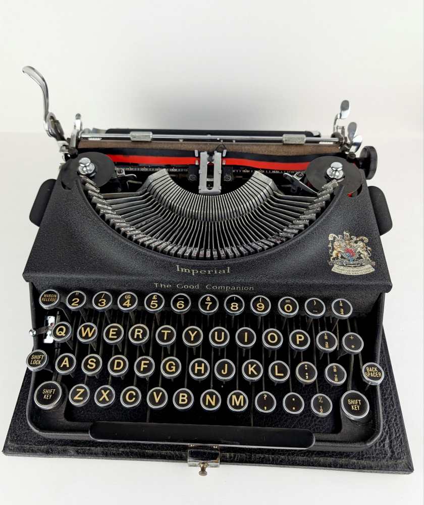 Imperial 'The Good Companion' Typewriter, made in England in the 1940s, fully functional, with new ribbon and original hard case - Image 6