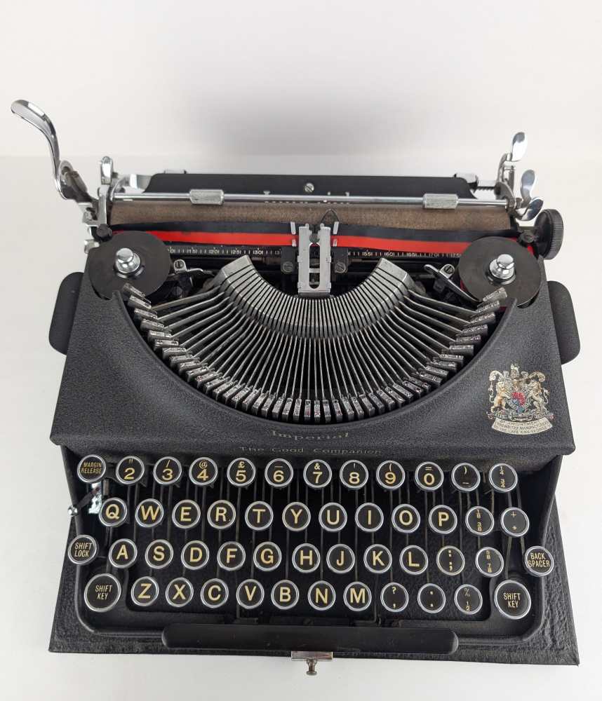 Imperial 'The Good Companion' Typewriter, made in England in the 1940s, fully functional, with new ribbon and original hard case - Image 13