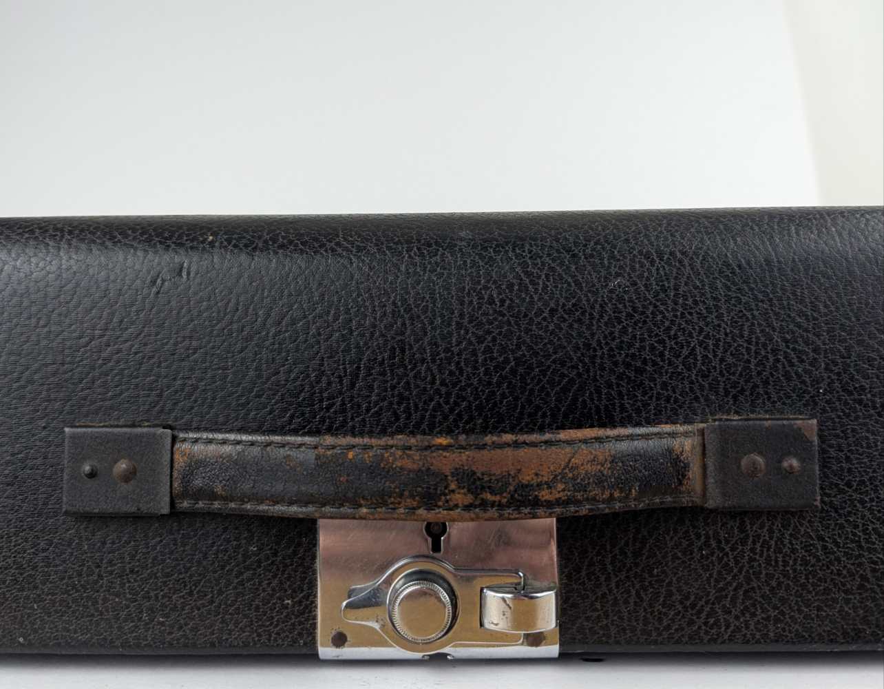 Imperial 'The Good Companion' Typewriter, made in England in the 1940s, fully functional, with new ribbon and original hard case - Image 16