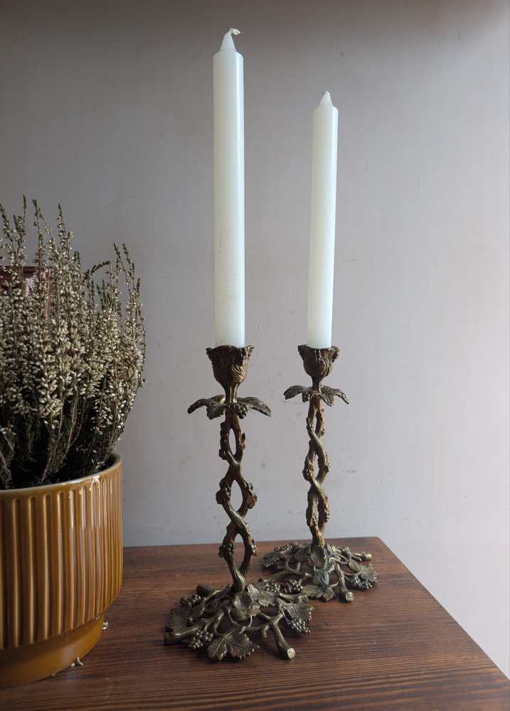 Antique pair of elaborate vine and leaf brass candlesticks - Image 6