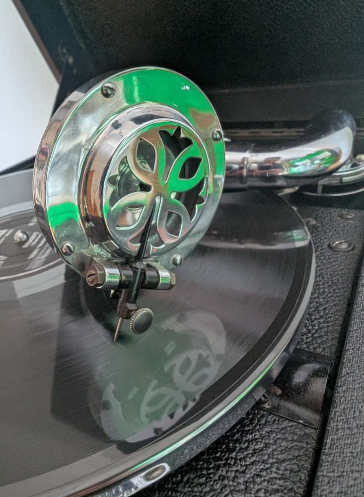 1930s wind up Columbia Grafonola Gramophone model 204D - Image 11