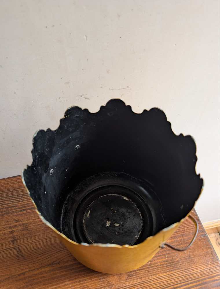 Turreted metal yellow plant pot - Image 5