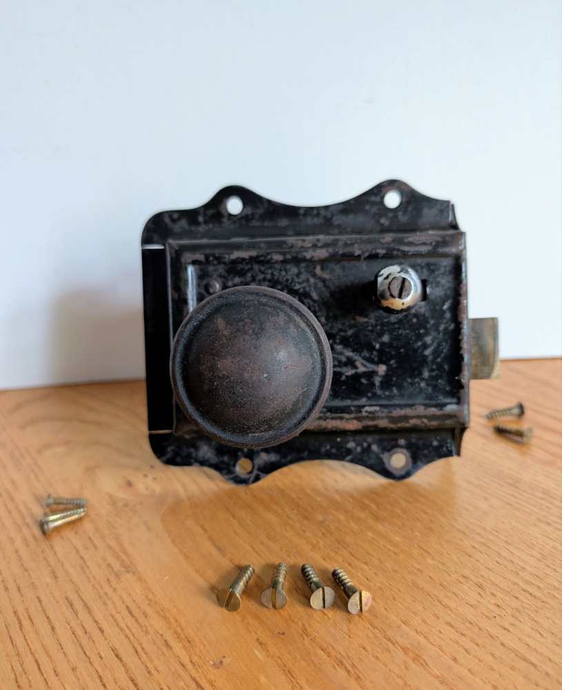 Vintage rim lock with pair of knobs and screws - Image 8