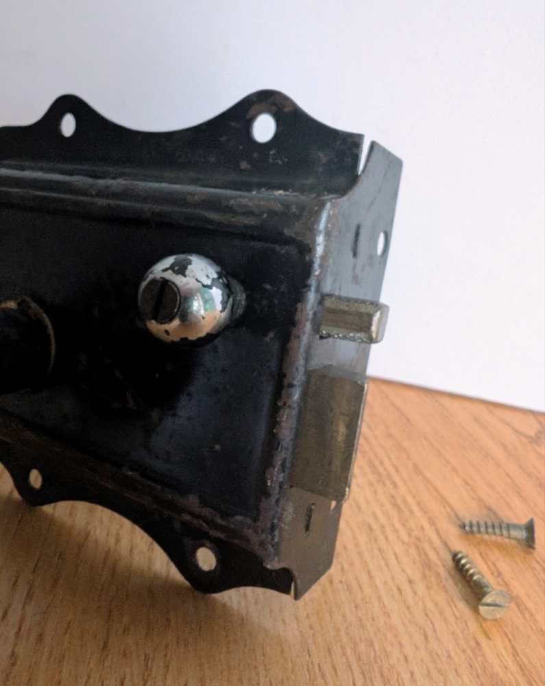 Vintage rim lock with pair of knobs and screws - Image 5