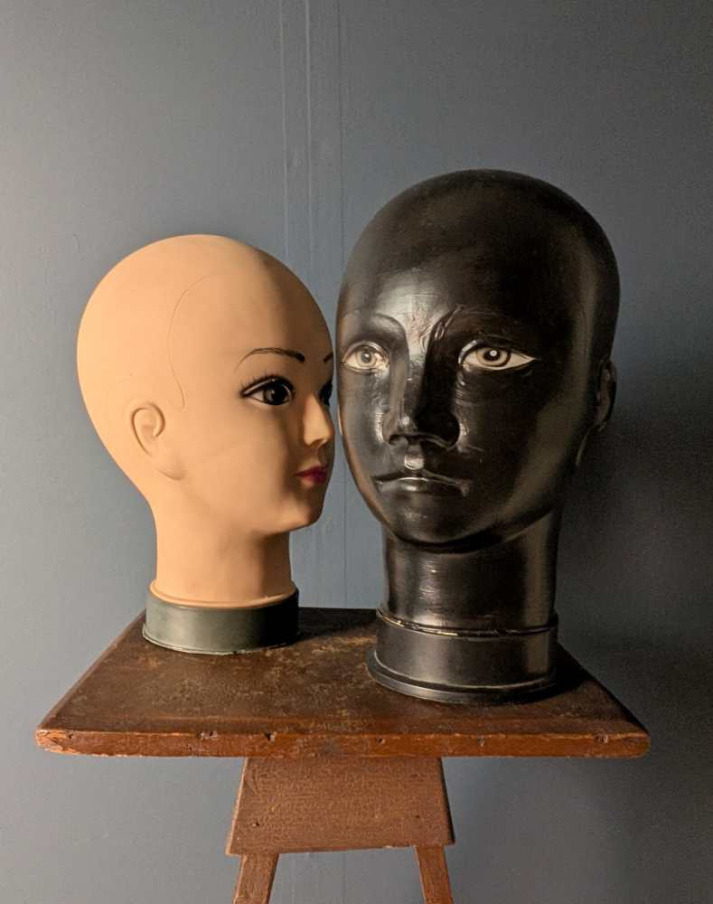 Pair of black and white mannequin heads - Image 17