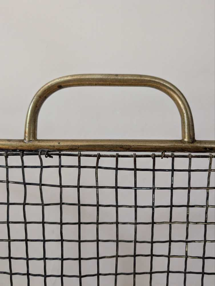 Brass c.1920s fireguard on raised feet - Image 4