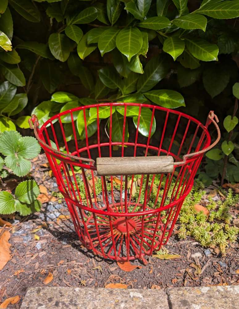 Vintage red potato pickers bucket - Image 8