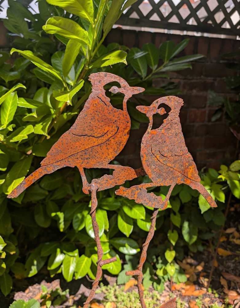 Pair of iron garden birds - Image 3
