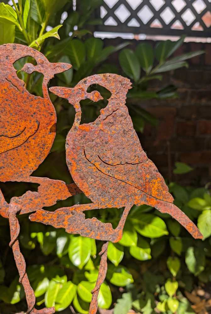 Pair of iron garden birds - Image 11
