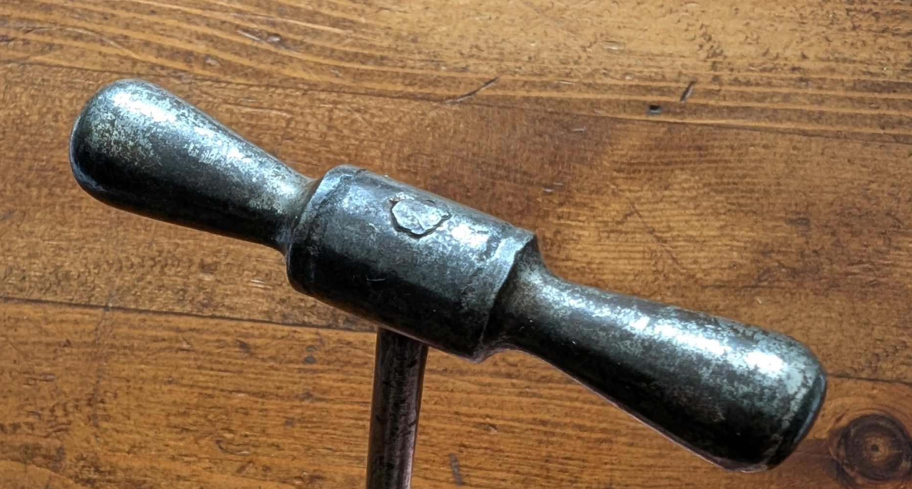 Antique T bar pull corkscrew - Image 2