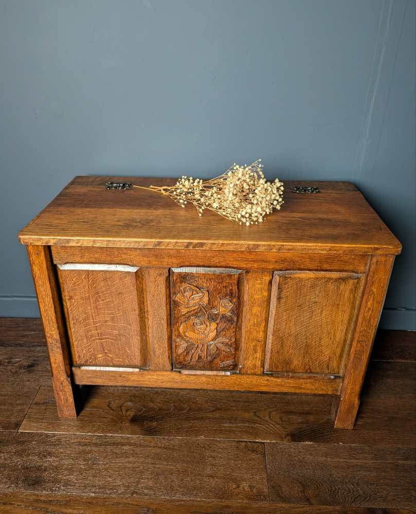 Midcentury American Oak carved coffer chest - Image 18