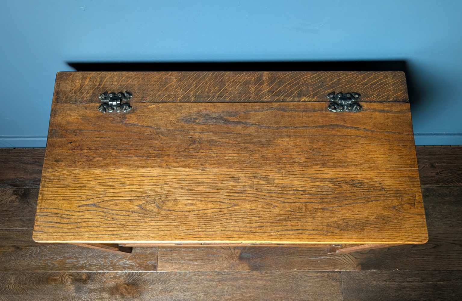 Midcentury American Oak carved coffer chest - Image 8