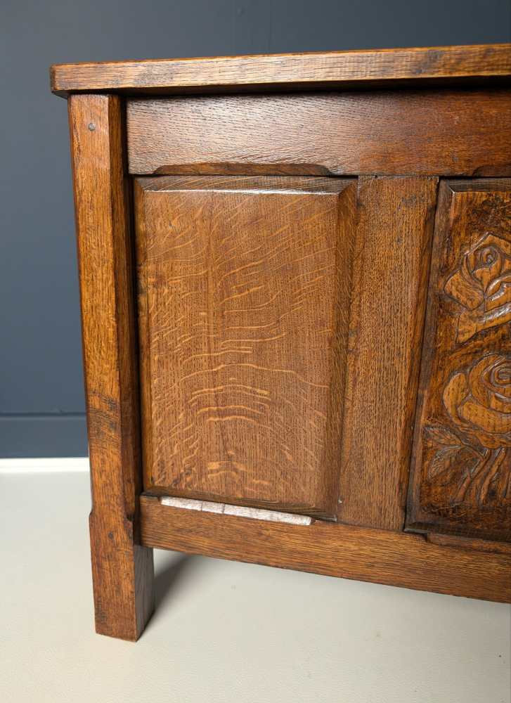 Midcentury American Oak carved coffer chest - Image 3