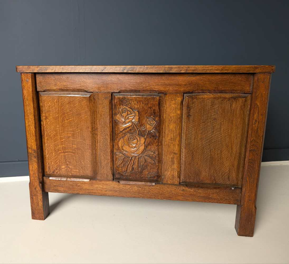 Midcentury American Oak carved coffer chest - Image 17