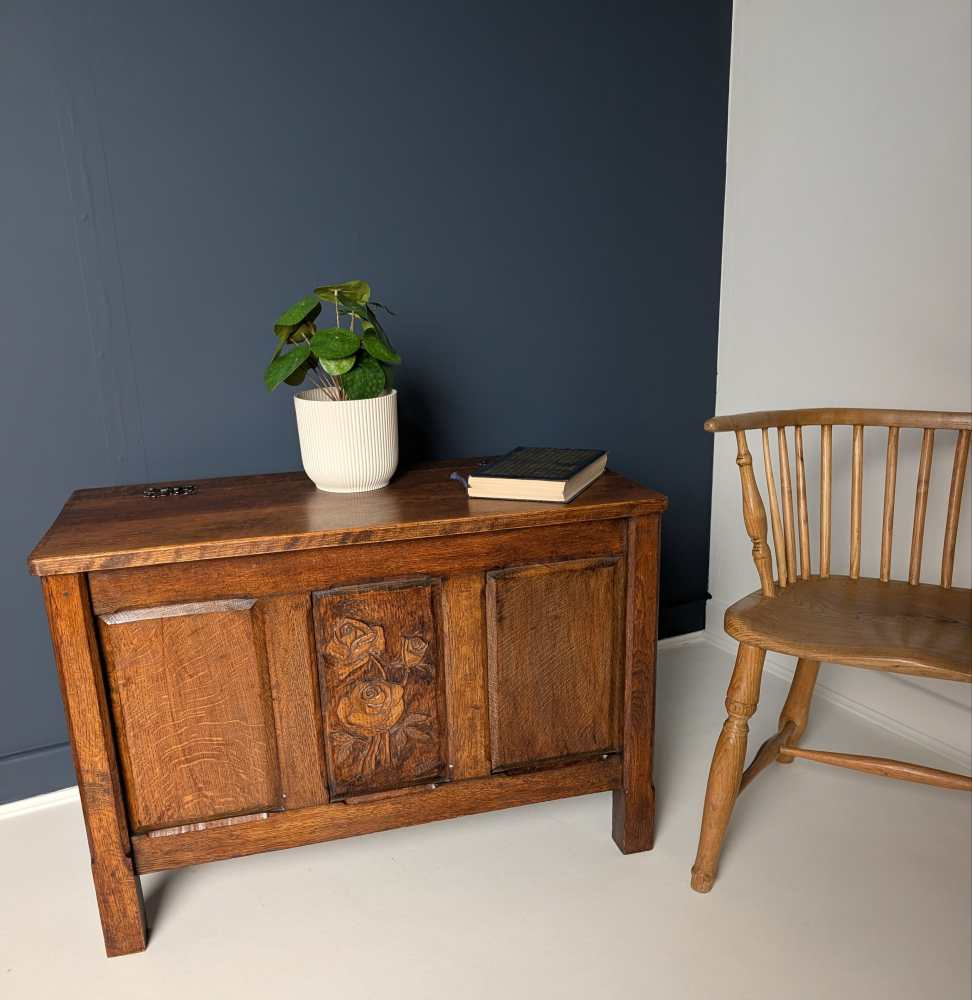 Midcentury American Oak carved coffer chest - Image 2