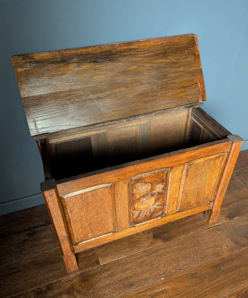 Midcentury American Oak carved coffer chest - Image 10