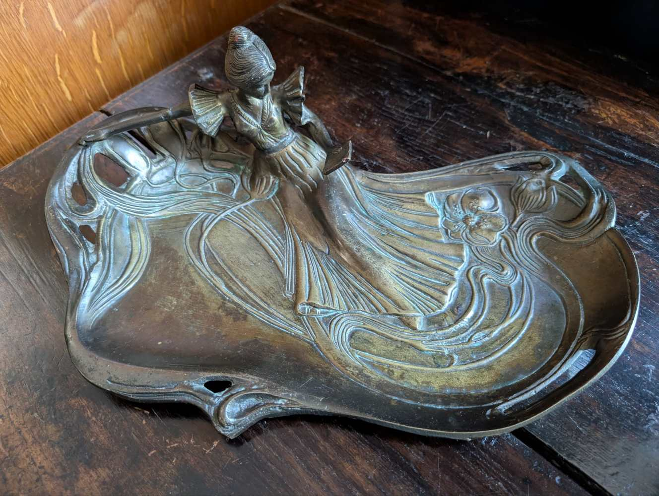 Art Nouveau cast brass dish by WMF - Image 9