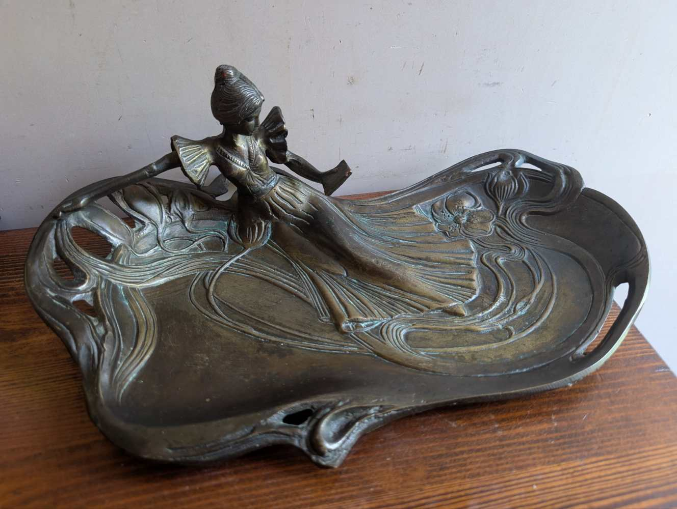 Art Nouveau cast brass dish by WMF