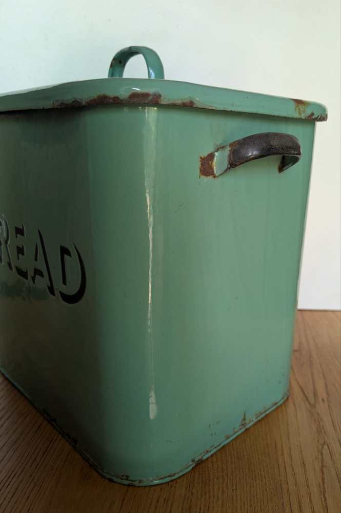 Large midcentury green enamel bread bin - Image 9