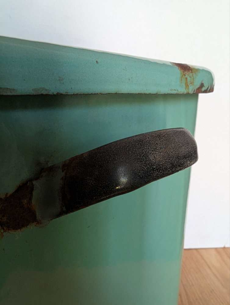 Large midcentury green enamel bread bin - Image 10