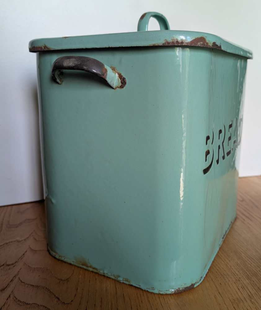 Large midcentury green enamel bread bin - Image 8