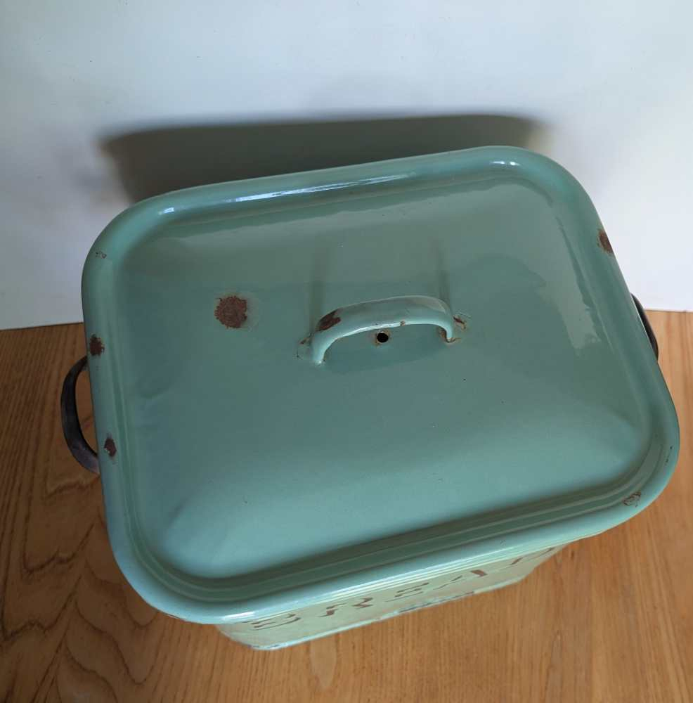 Large midcentury green enamel bread bin - Image 4