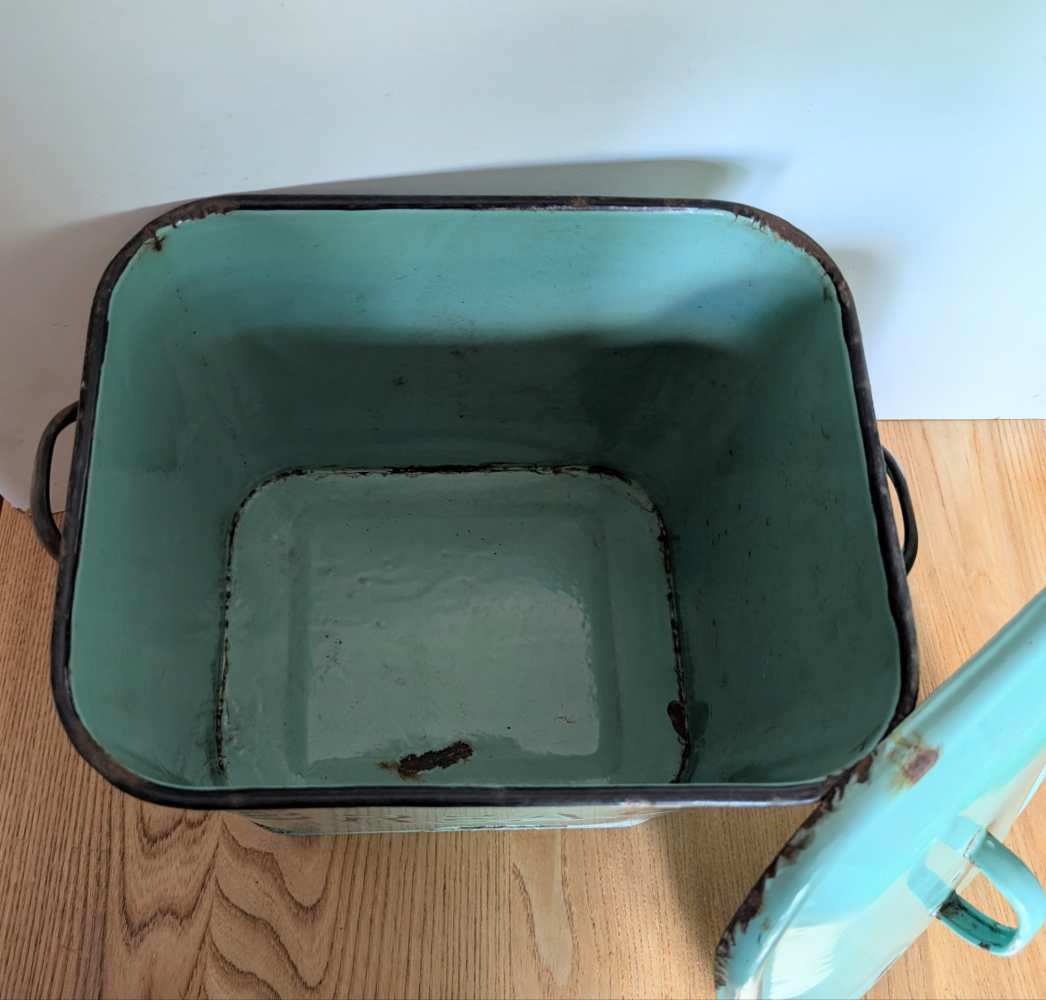 Large midcentury green enamel bread bin - Image 5