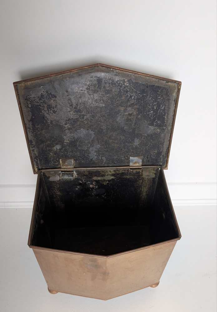 Art Deco copper fireside box - Image 10