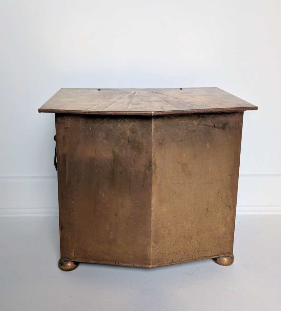 Art Deco copper fireside box - Image 5