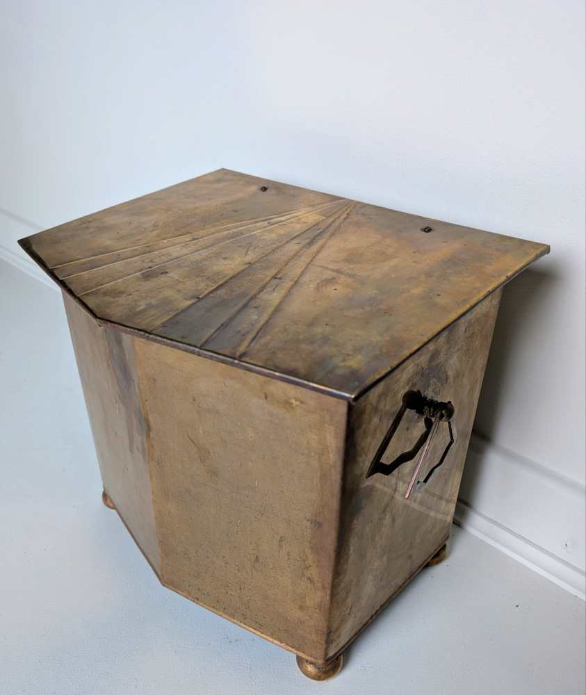 Art Deco copper fireside box - Image 2