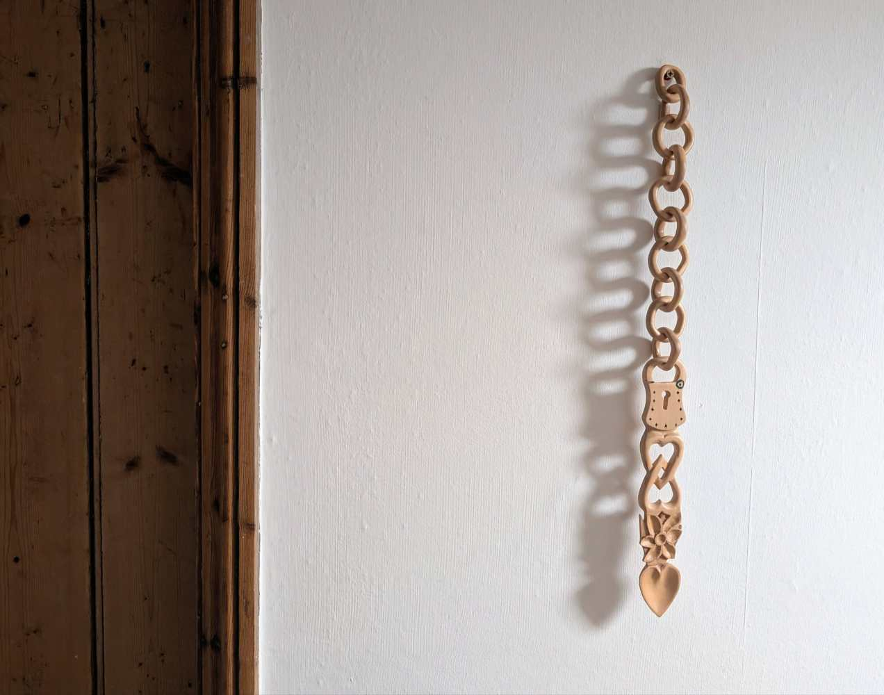 Hand carved Welsh Lovespoon with long chain - Image 10