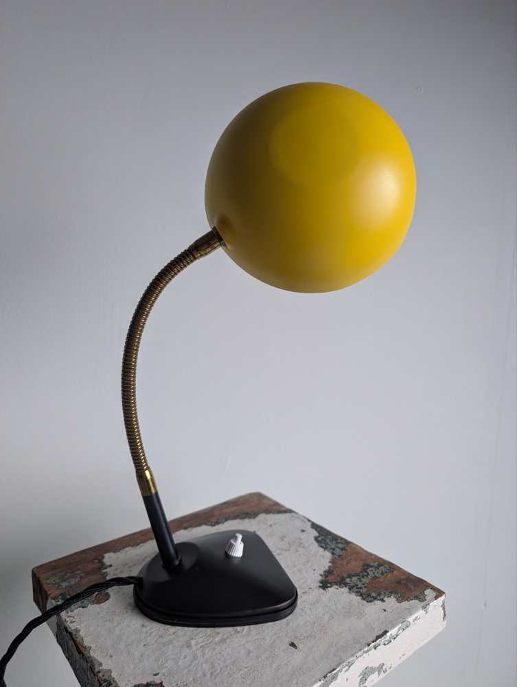 Midcentury yellow and black gooseneck lamp - Image 2