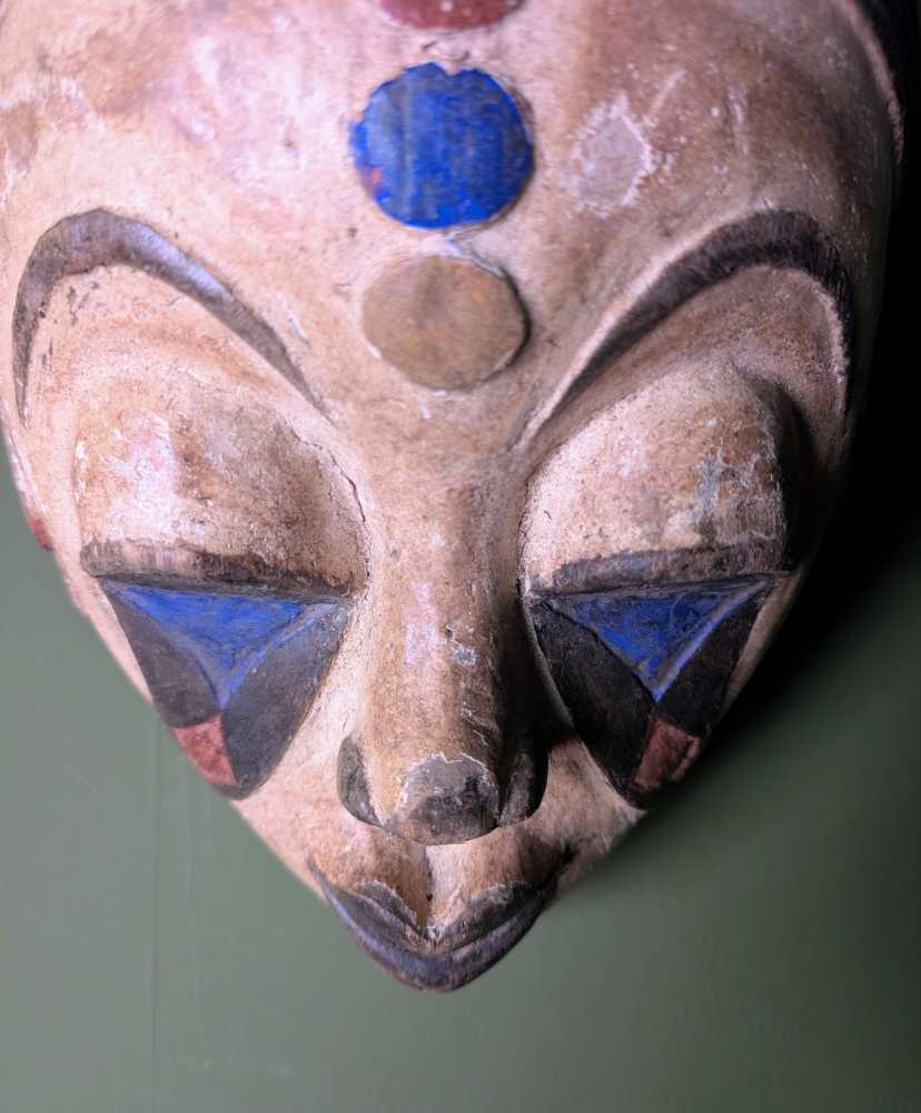 Early 1900s Yoruba tribe mask from Nigeria - Image 2