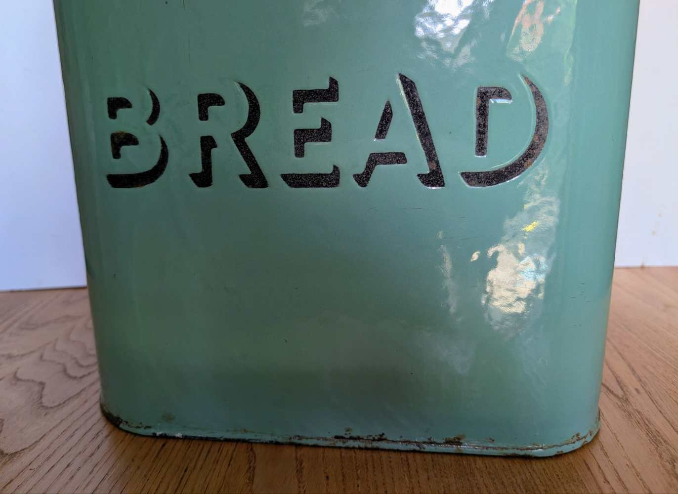 Large midcentury green enamel bread bin - Image 3
