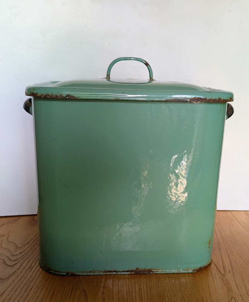 Large midcentury green enamel bread bin - Image 11