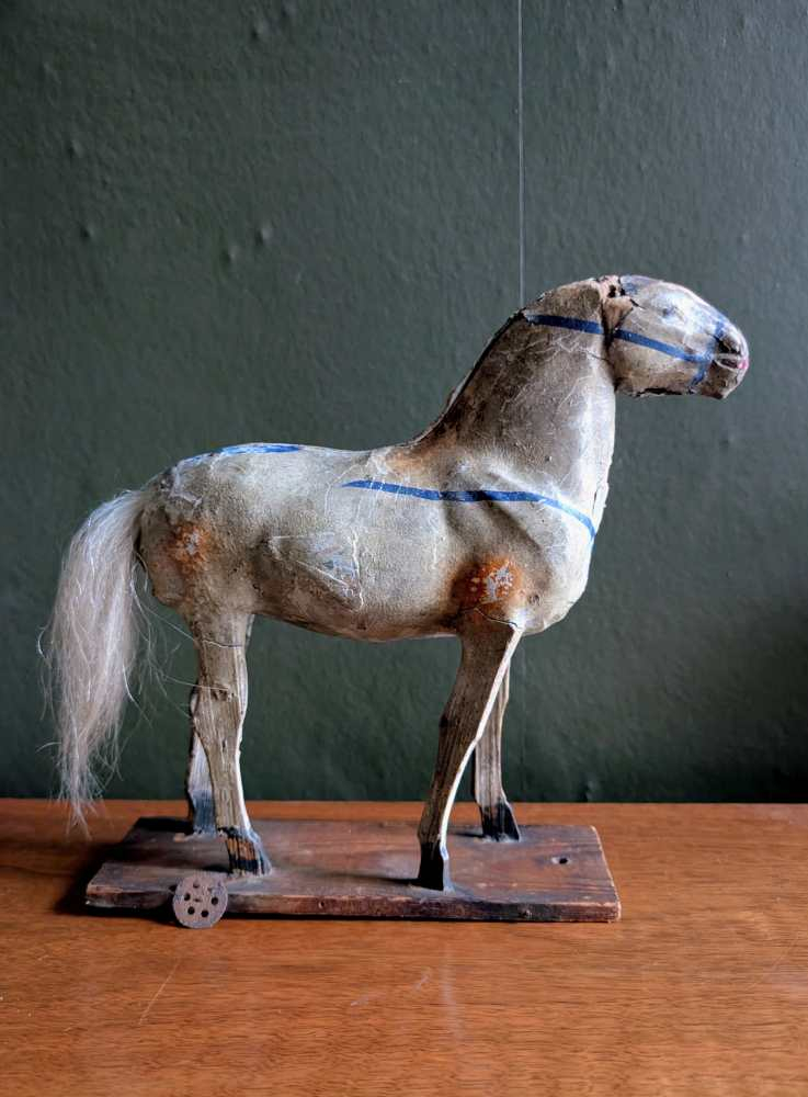 Antique play-worn toy horse - Image 17