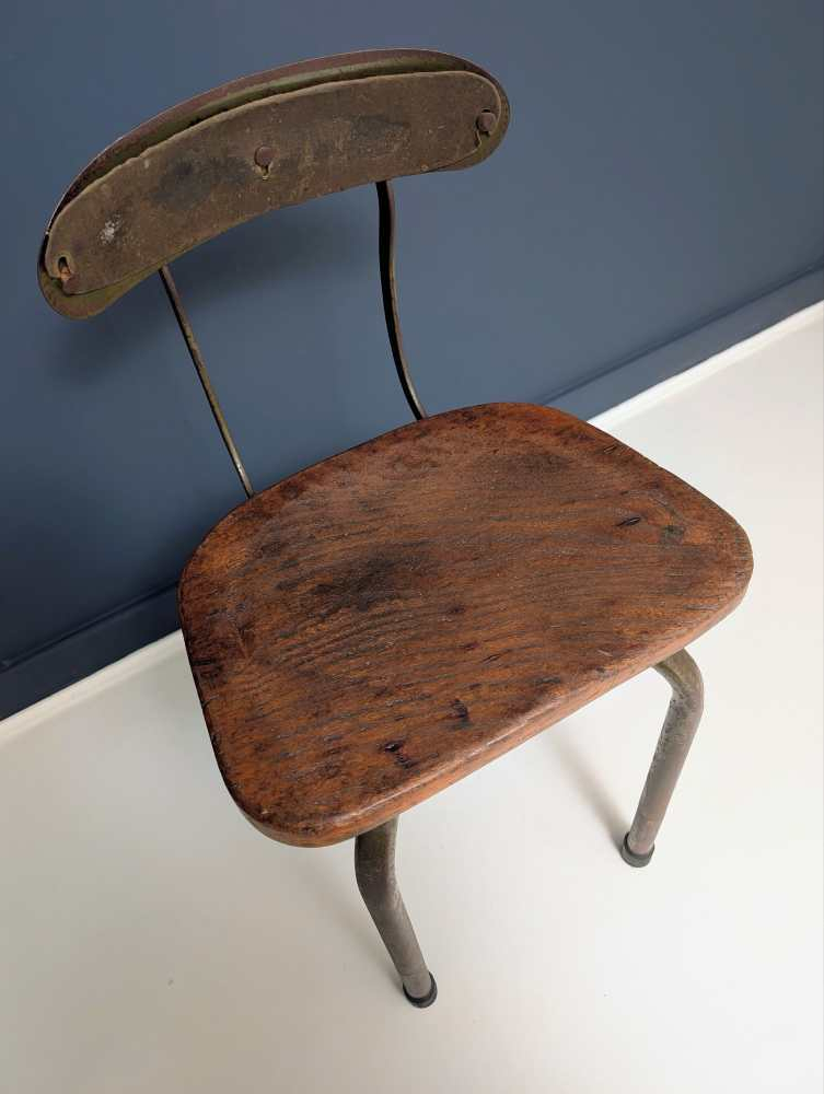 Industrial chair with rotating back rest - Image 3