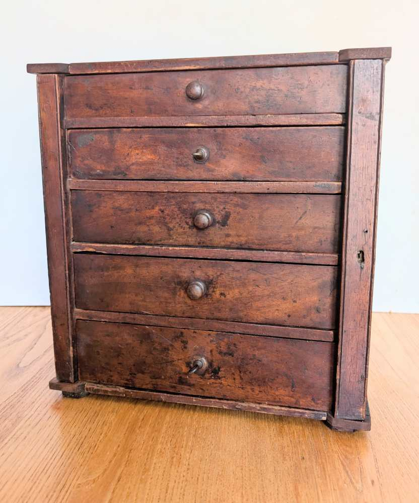 Mini Wellington chest of 5 collector's drawers - Image 6