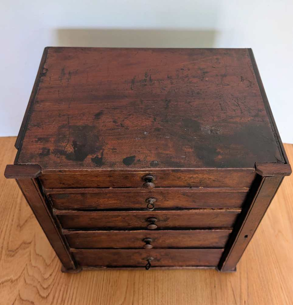 Mini Wellington chest of 5 collector's drawers - Image 3