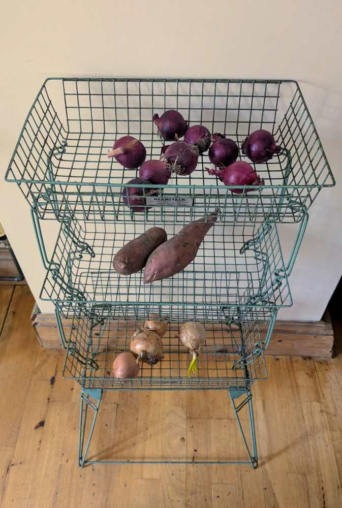 Three tier midcentury 'Beanstalk' vintage wire storage rack - Image 4