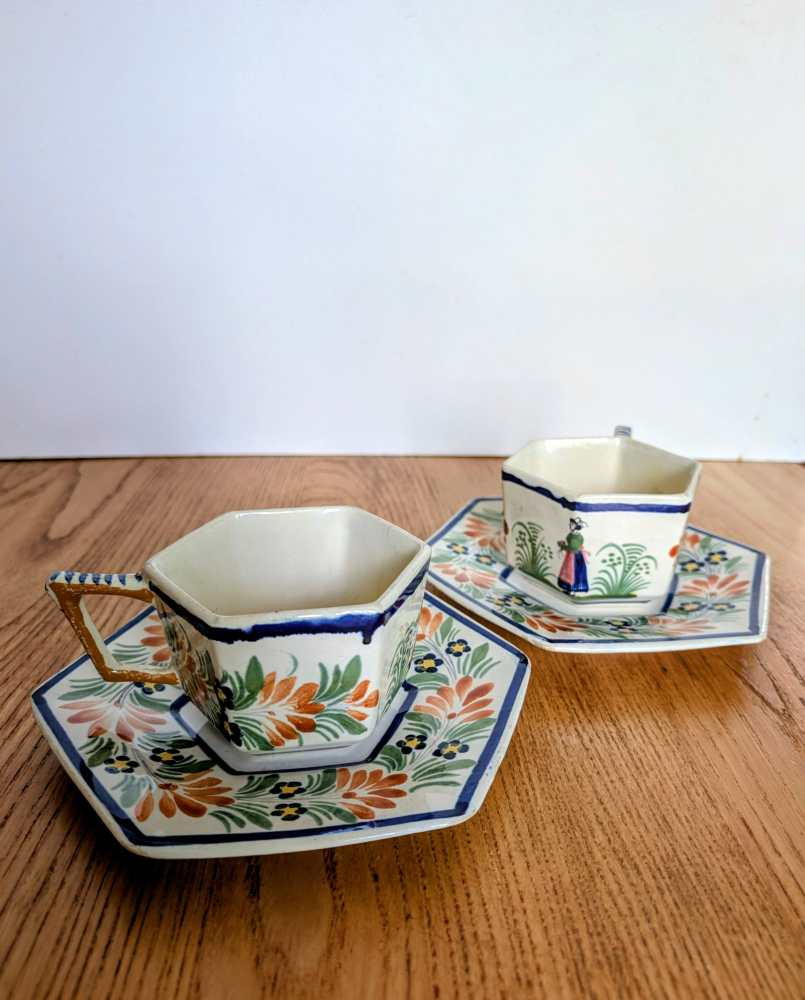 Pair of 1930s Henriot Quimper Faience pottery cups and saucers - Image 12