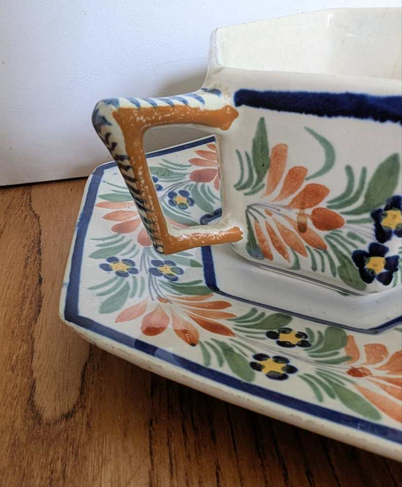 Pair of 1930s Henriot Quimper Faience pottery cups and saucers - Image 13