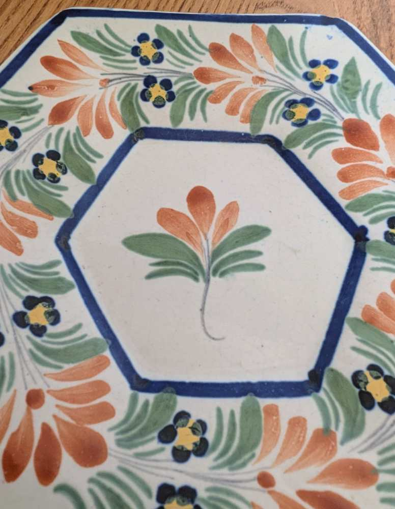 Pair of 1930s Henriot Quimper Faience pottery cups and saucers - Image 9