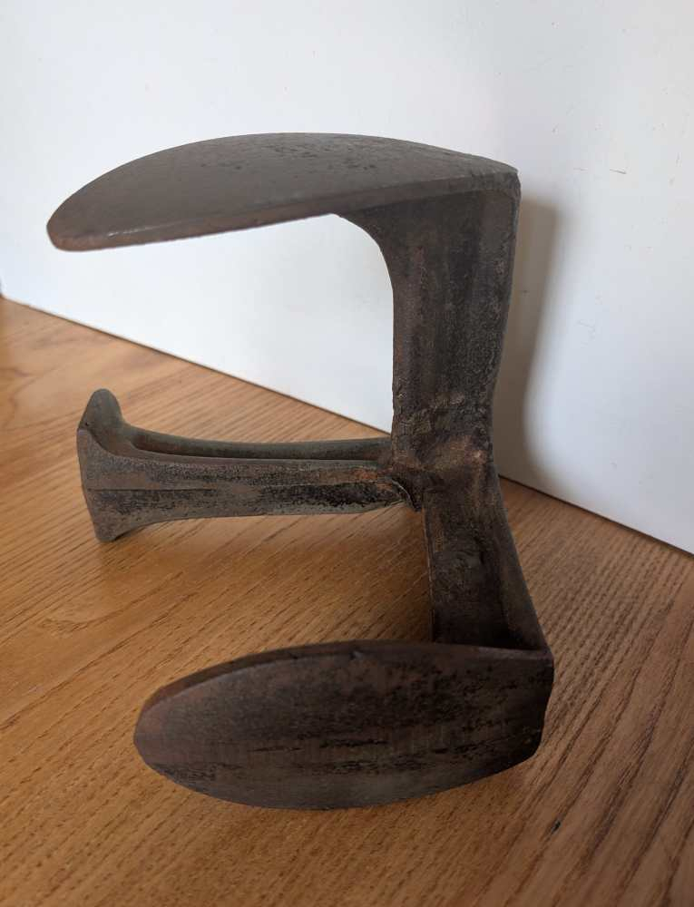 Antique cast iron cobbler's last - great door stop - Image 7