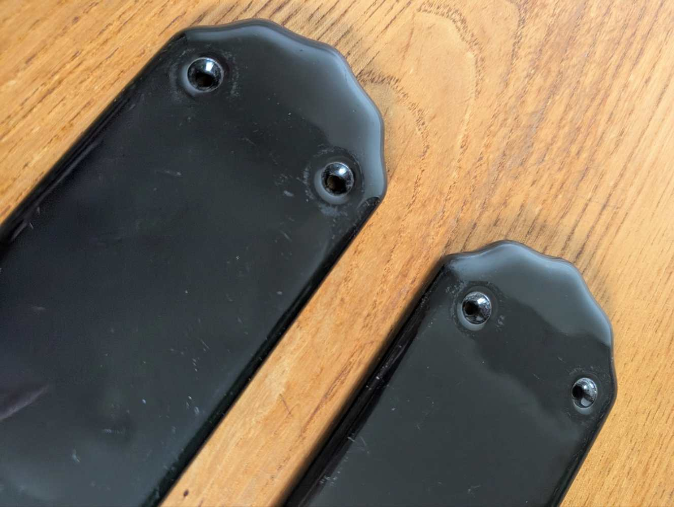 Midcentury original pair of black ceramic internal door push plates - Image 2