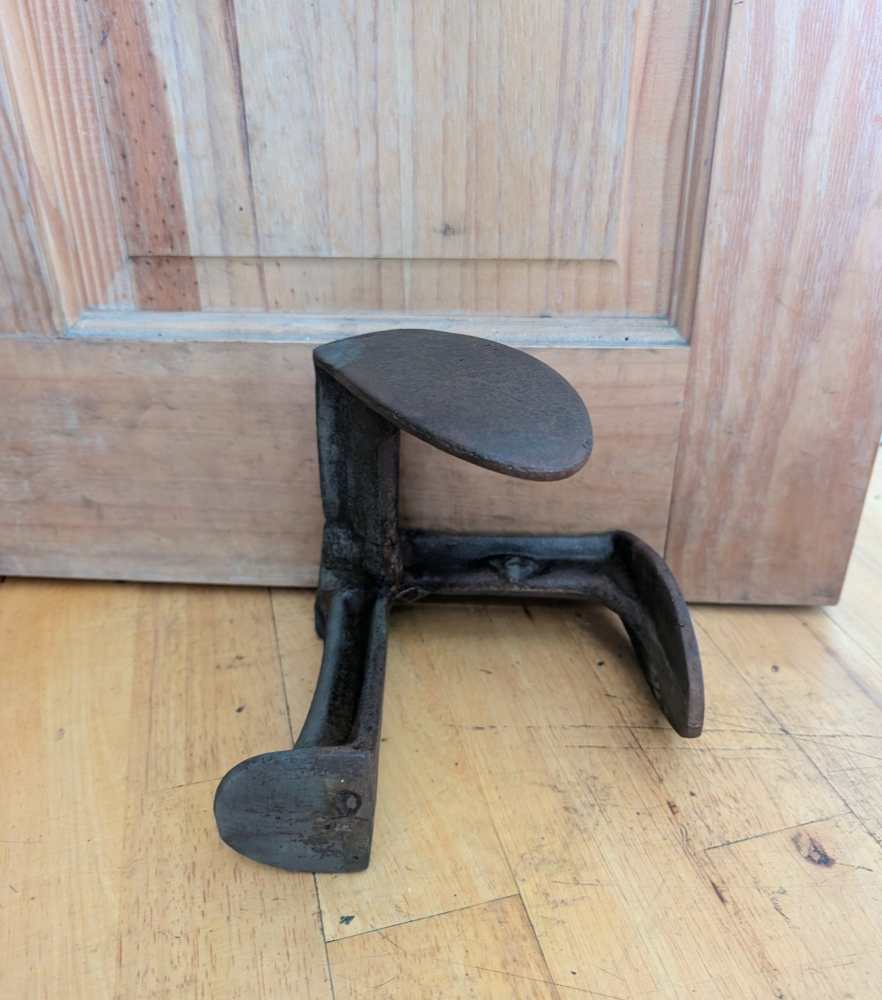 Antique cast iron cobbler's last - great door stop - Image 10