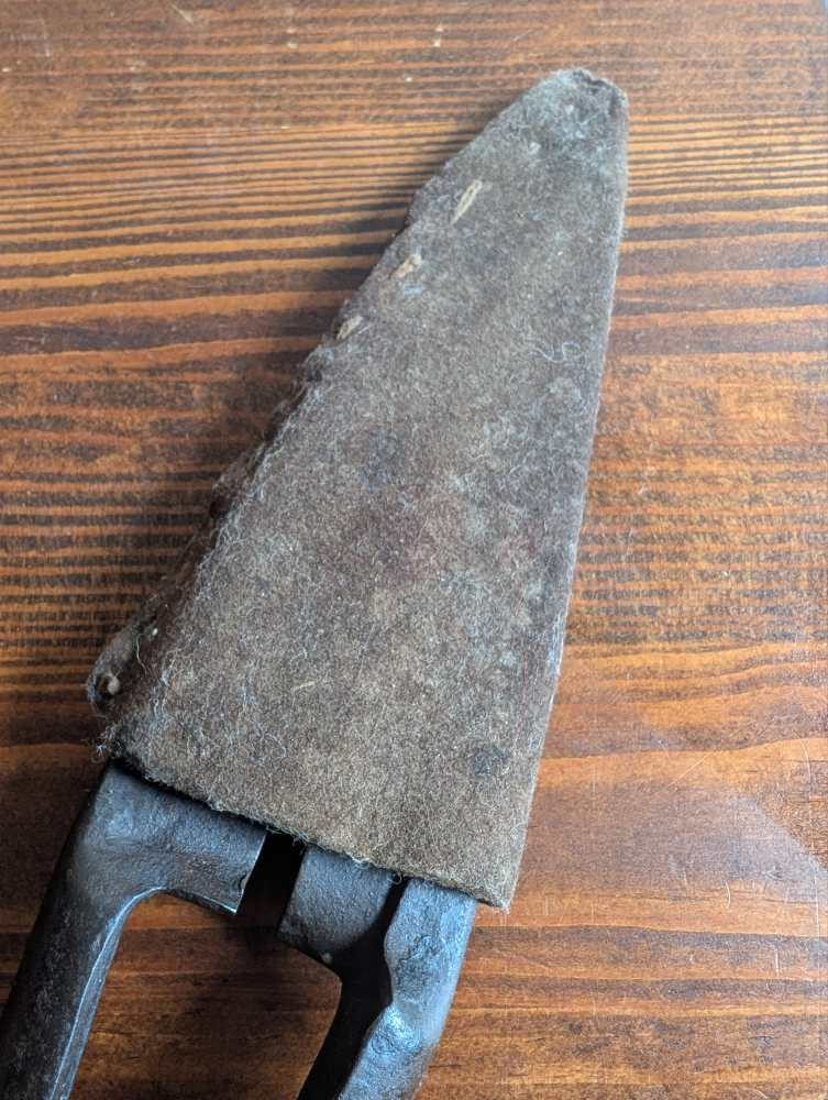 1930s Sheffield steel sheep shears with sheath - Image 12