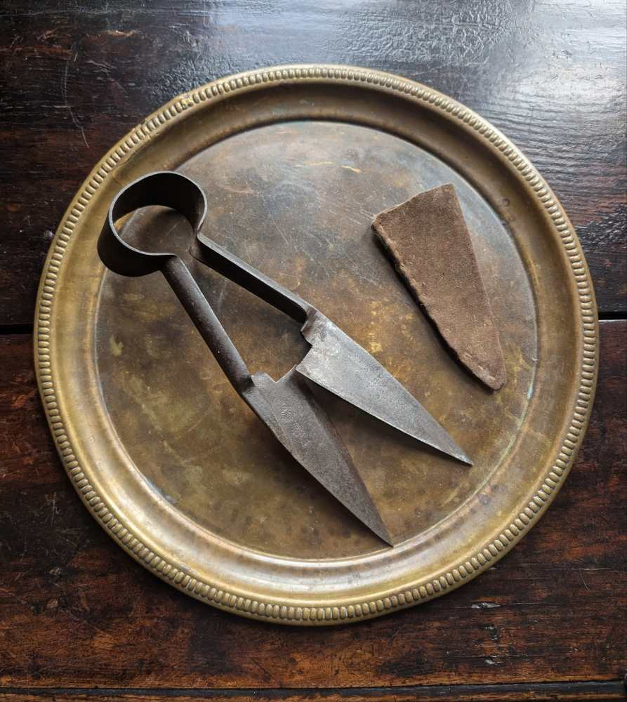 1930s Sheffield steel sheep shears with sheath - Image 13