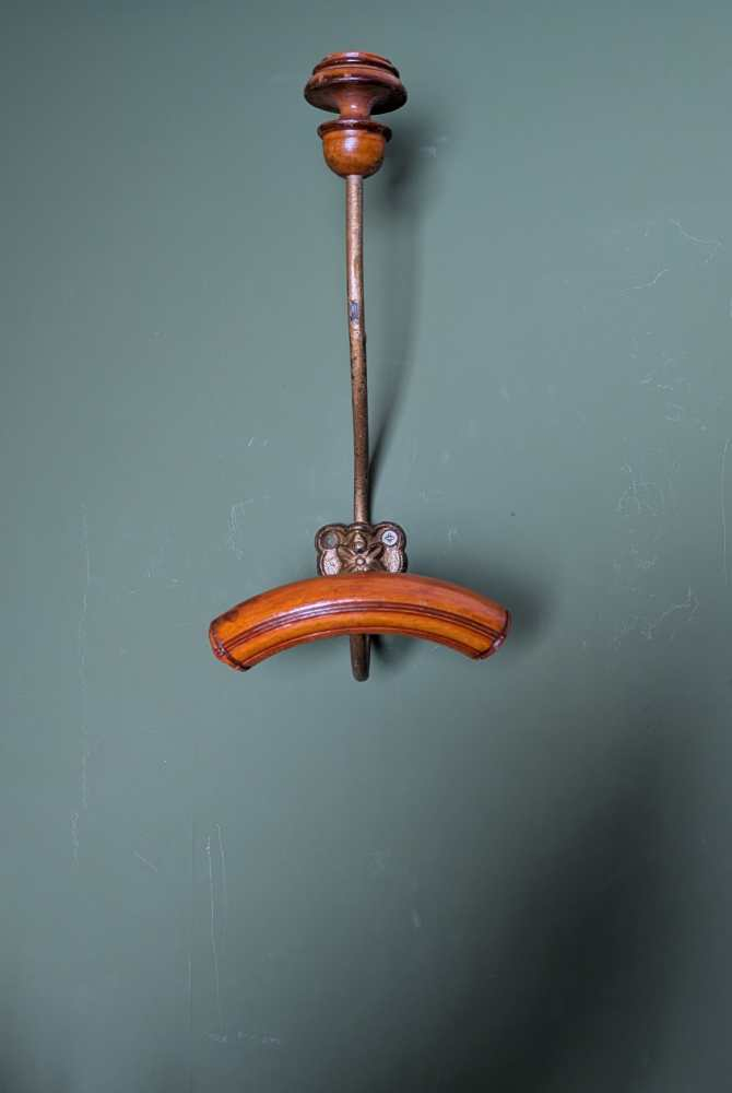 French c.1900 coat and hat hooks - Image 4
