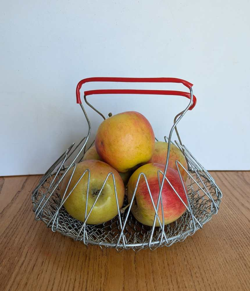 Midcentury collapsing egg basket - fruit bowl - Image 2